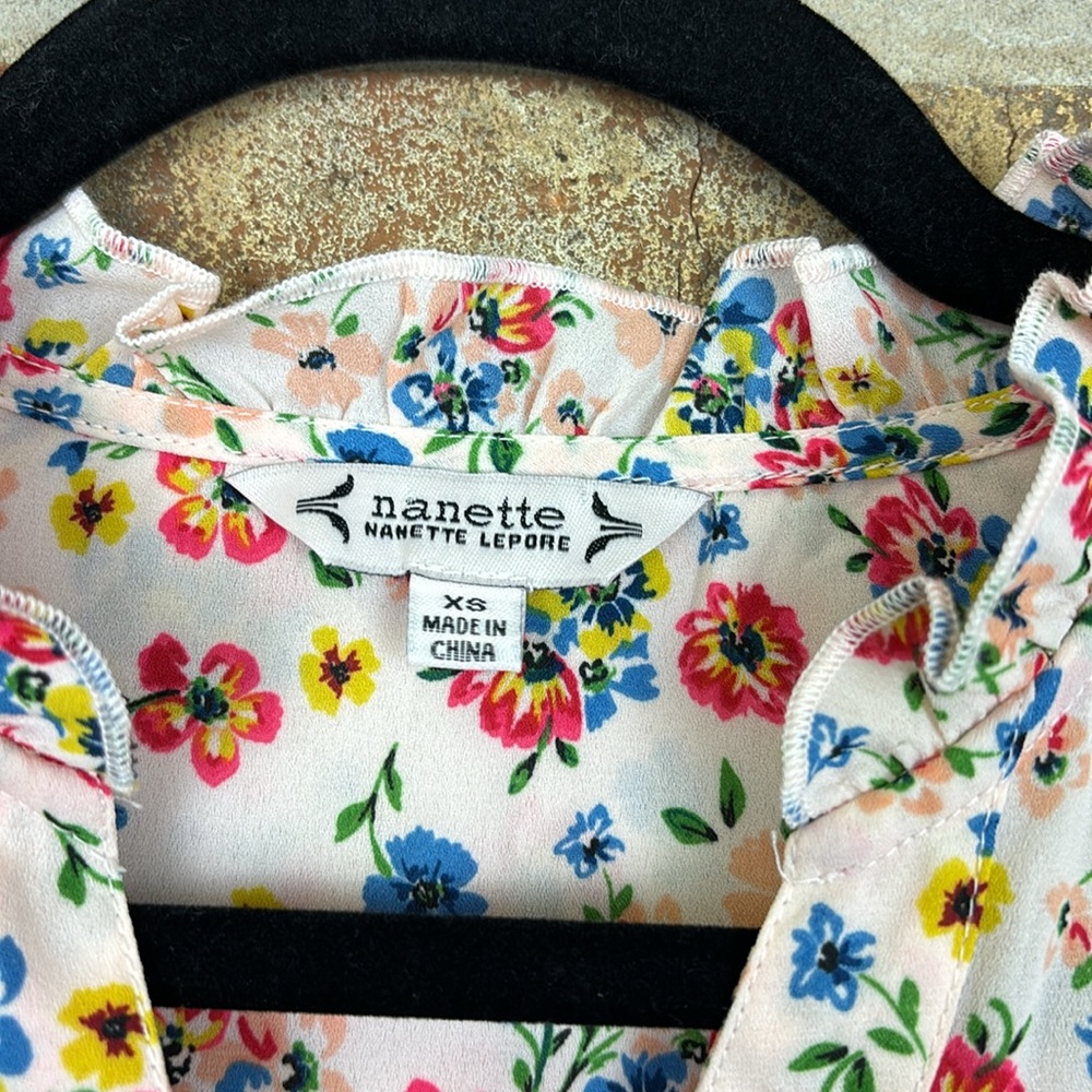 Nanette Lepore Pink Floral Button Down Blouse Top 3/4 Sleeve Career Dressy Sz XS - Picture 4 of 6